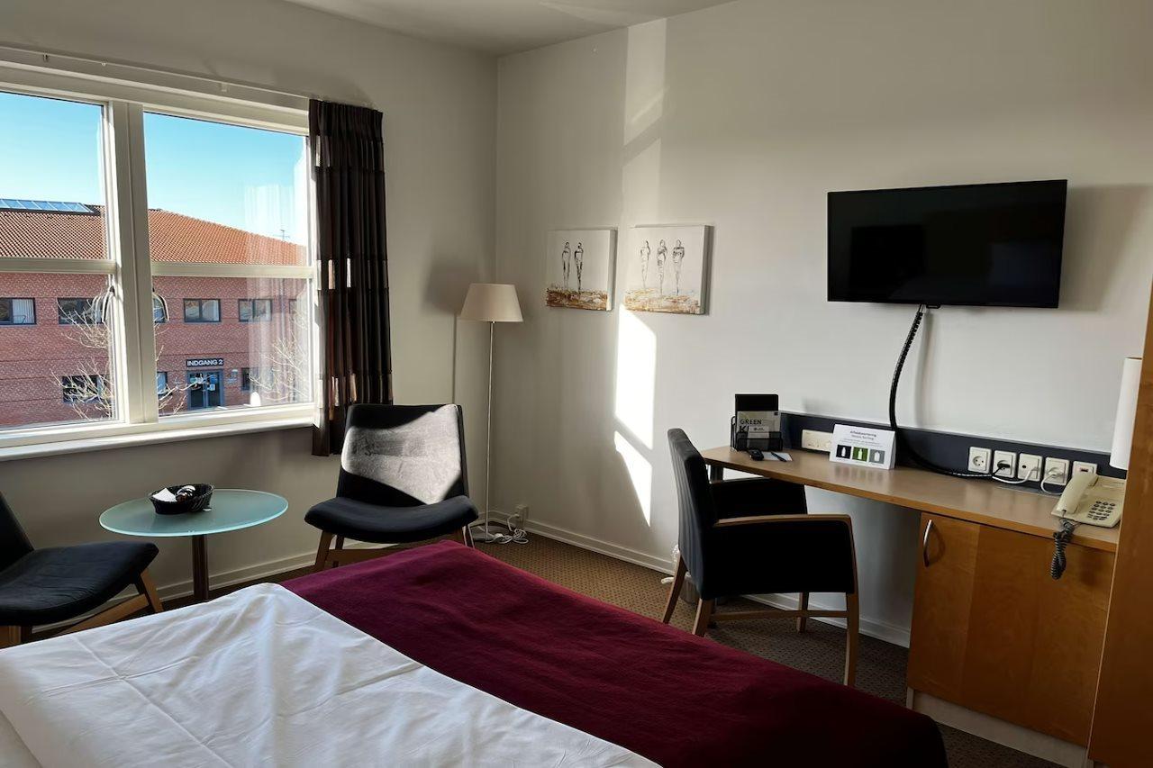 Best Western Hotel ฮิลเลอร์โวด ภายนอก รูปภาพ